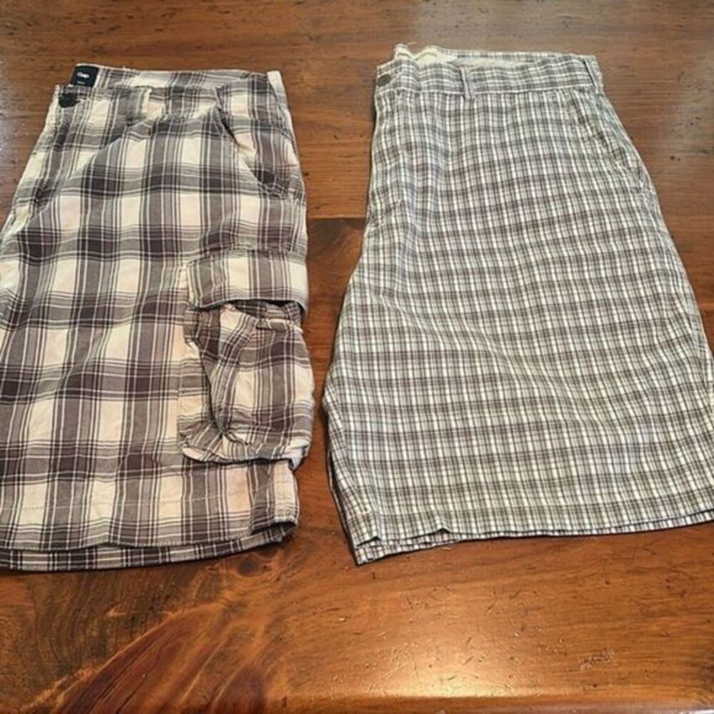 GAP & Perry Ellis Bundle of 2 Men’s  Plaid  Shorts Sz 36